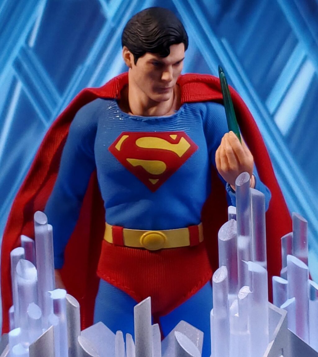 figurine mezco toys